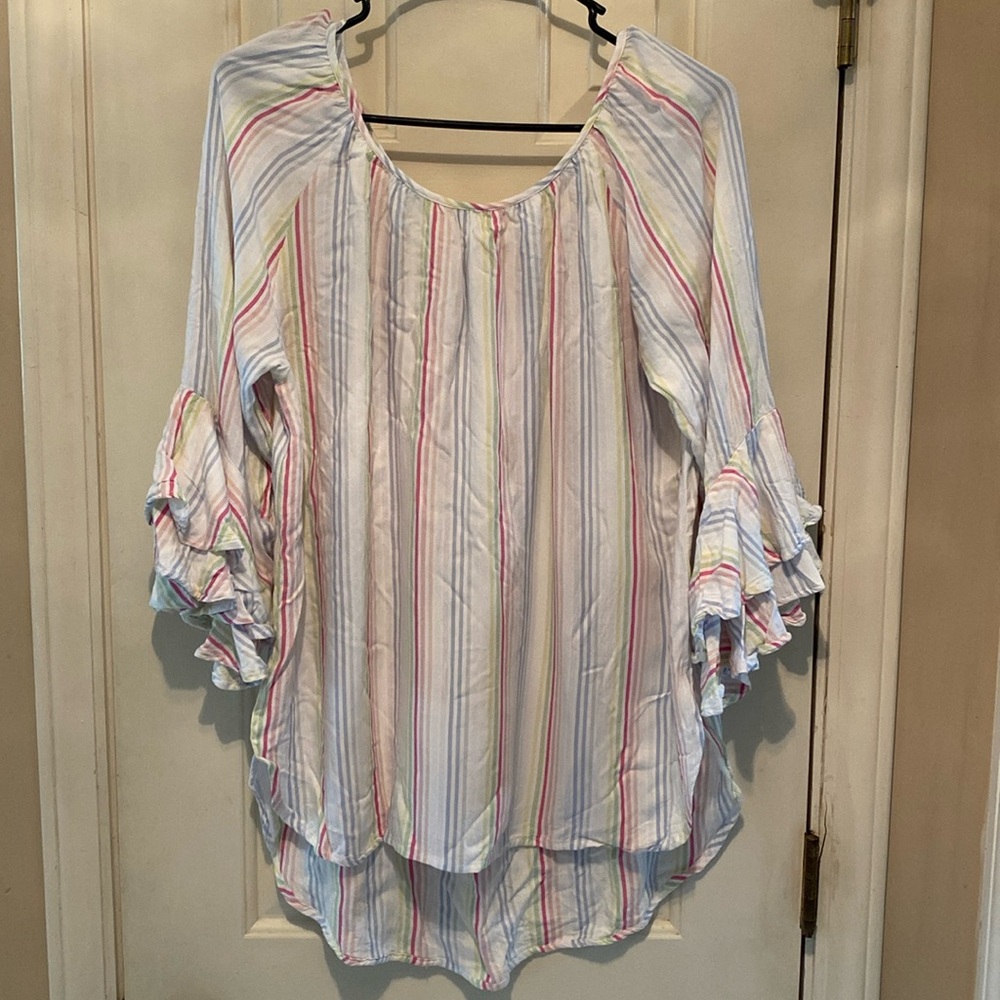 3/4 length flare sleeve shirt, ties in the back longer in the back than front